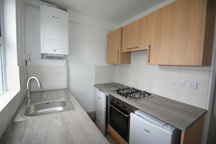 1 Bedroom Flat To Rent In Lawrence Road, Southsea, PO5