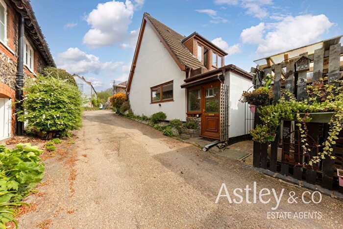 3 Bedroom Detached House For Sale In Chapel Lane, Thorpe, Norwich, NR7