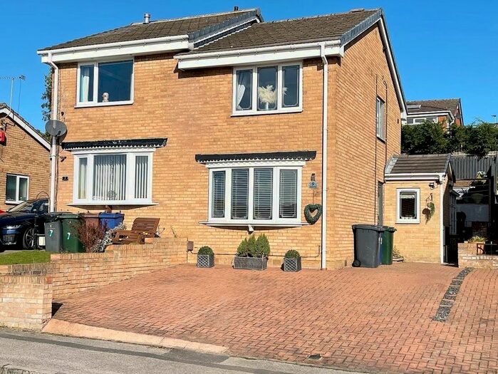 2 Bedroom Property To Rent In Austwick Close, Mapplewell, Barnsley, S75