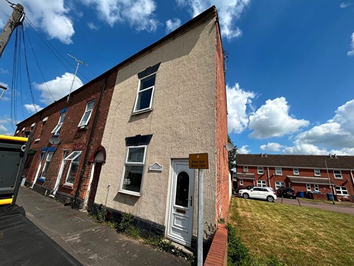 4 Bedroom Property To Rent In Dallow Street, Burton-On-Trent, DE14