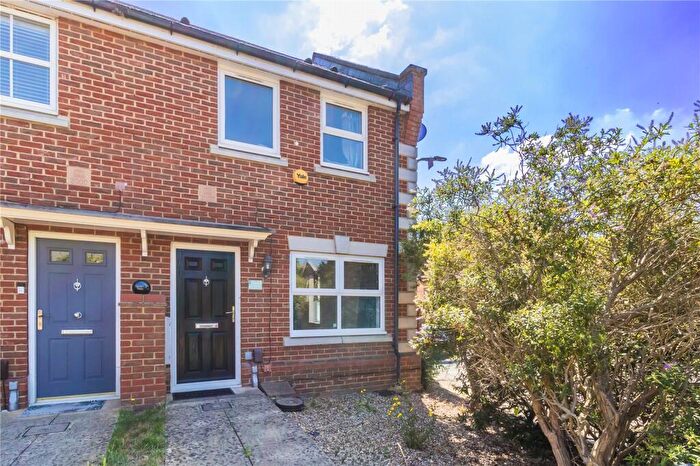 2 Bedroom End Of Terrace House To Rent In Barlow Drive, London, SE18