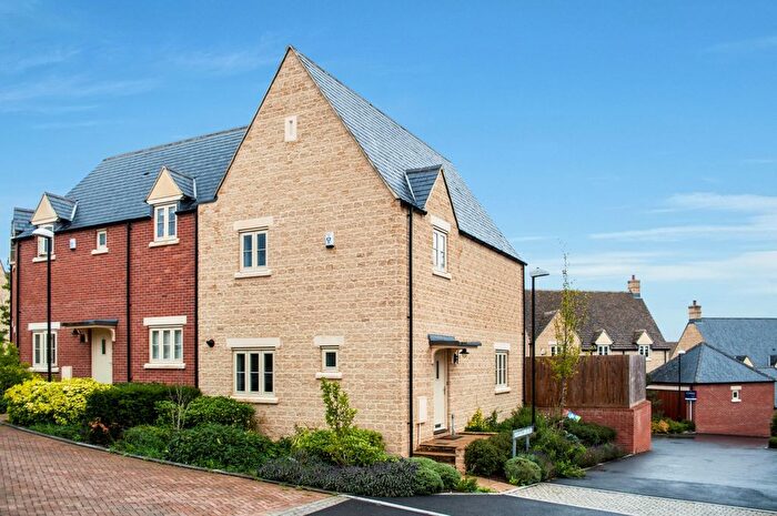 3 Bedroom Semi-Detached House To Rent In Griffith Close, Cirencester, GL7