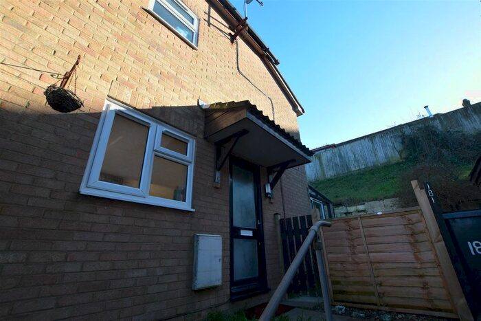 2 Bedroom End Of Terrace House To Rent In Pinders Road, Hastings, TN35