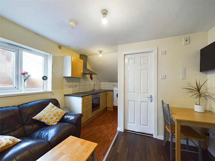 2 Bedroom Apartment To Rent In East Road, Longsight, Manchester, M12