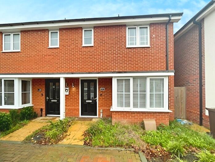 3 Bedroom Semi-Detached House To Rent In Lytham Close, Chatham, Kent, ME5