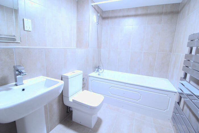 1 Bedroom Flat To Rent In Charter House, High Road, IG1