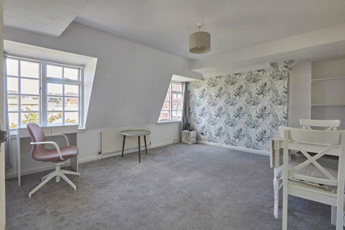 1 Bedroom Flat To Rent In New North Road, Exeter, EX4
