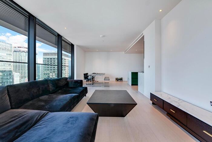 2 Bedroom Flat To Rent In Bagshaw Building, Wardian, Canary Wharf, London, E14