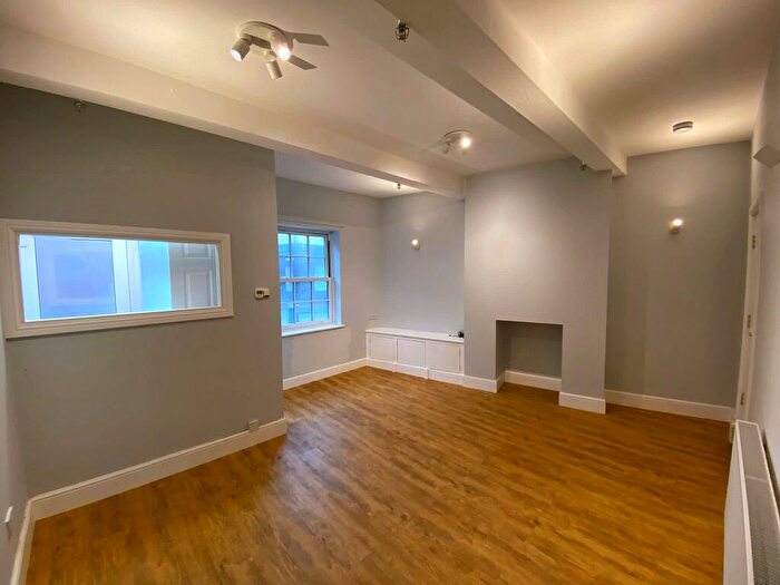 3 Bedroom Semi Detached House To Rent In Stamford Street, Stalybridge, SK15