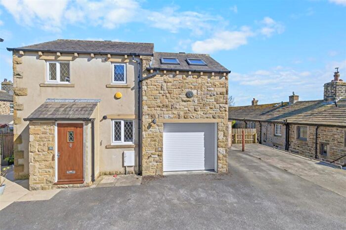 3 Bedroom Detached House For Sale In High Bank Close, Addingham, Ilkley, LS29