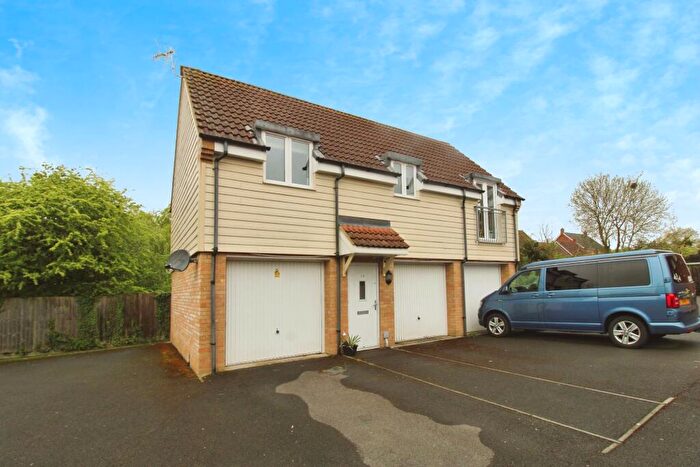 2 Bedroom Coach House For Sale In Piernik Close, Swindon, SN25