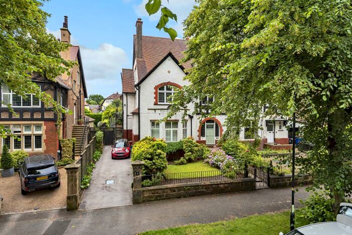 3 Bedroom Duplex To Rent In Langcliffe Avenue, Harrogate, HG2