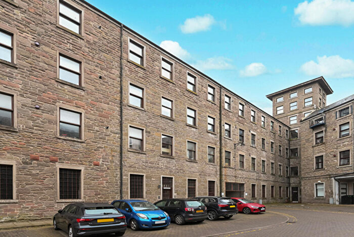 3 Bedroom Flat To Rent In Pleasance Court, DD1