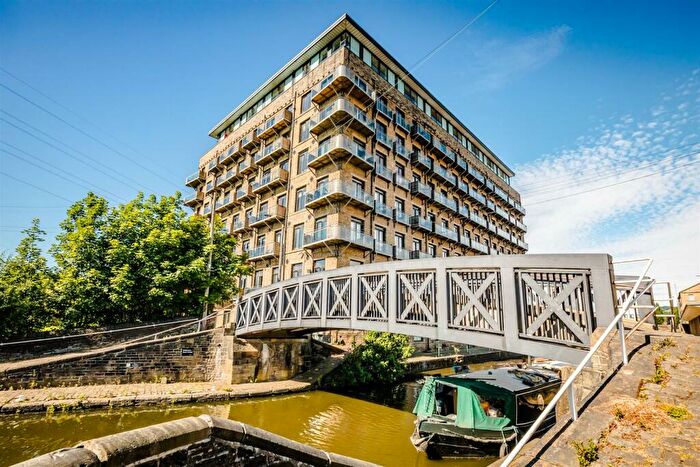 1 Bedroom Apartment To Rent In Huddersfield Road, Brighouse, HD6