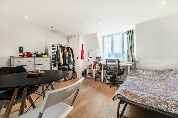 Studio To Rent In Brick Lane, Shoreditch, London, E1