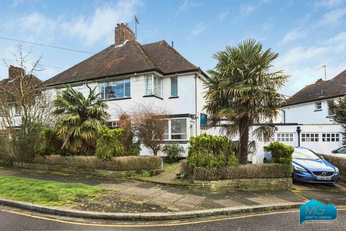 4 Bedroom Semi-Detached House To Rent In Howard Walk, East Finchley, London, N2