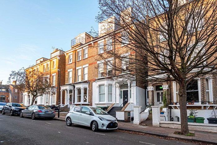 3 Bedroom Flat For Sale In Denning Road, Hampstead, London, NW3