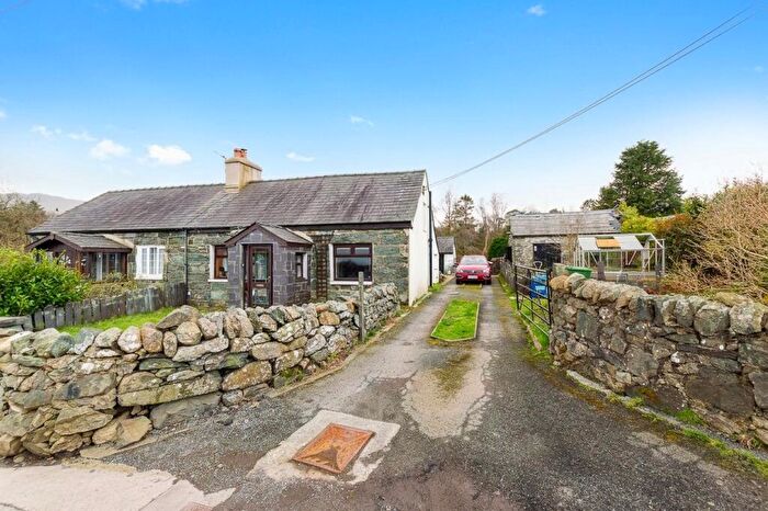 3 Bedroom Semi-Detached House For Sale In Tan Y Bwlch, Mynydd Llandygai, Gwynedd, LL57