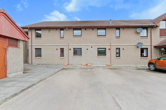 2 Bedroom Flat To Rent In Lesmurdie Court, Elgin, Morayshire, IV30