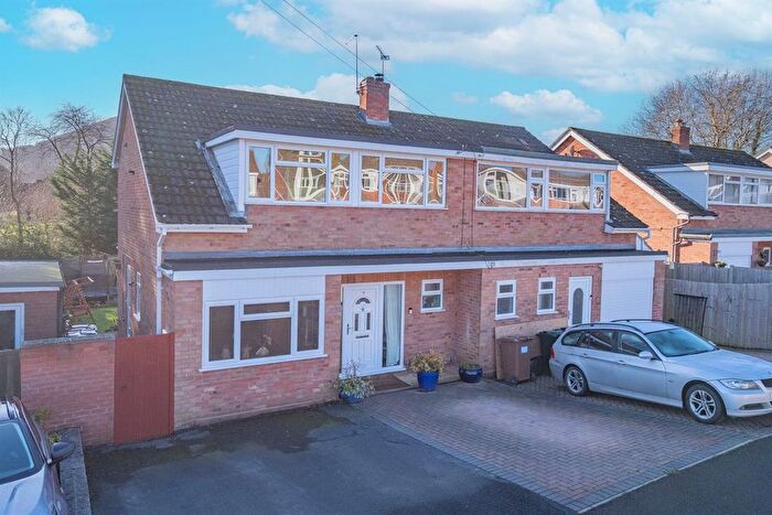 3 Bedroom Semi-Detached House For Sale In Sandpiper Crescent, Malvern, WR14