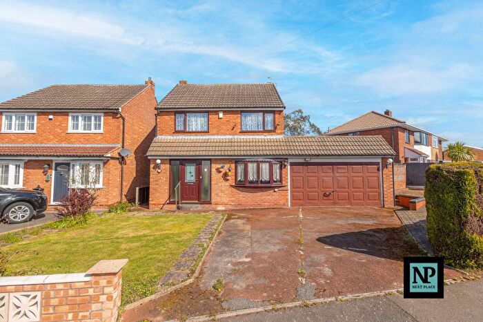 3 Bedroom Detached House For Sale In Barlow Close, Tamworth, B77