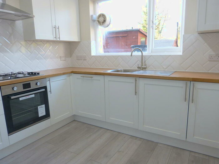 3 Bedroom Property To Rent In Woodlands, London, NW11