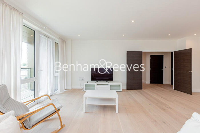 2 Bedroom Apartment To Rent In Burghley House, Royal Engineers Way, NW7