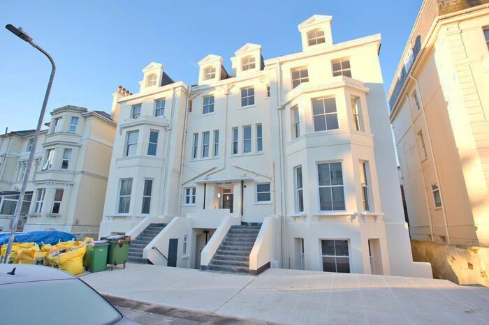 2 Bedroom Flat To Rent In - Trinity Gardens, Folkestone, CT20