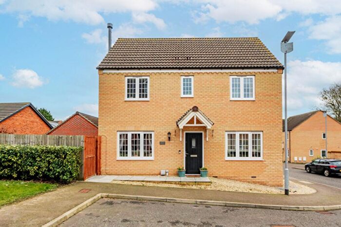 3 Bedroom Detached House For Sale In Willow Close, Brundall, NR13