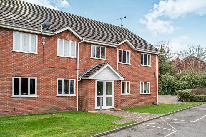 2 Bedroom Flat To Rent In Thornfield Green, Blackwater, Camberley, GU17