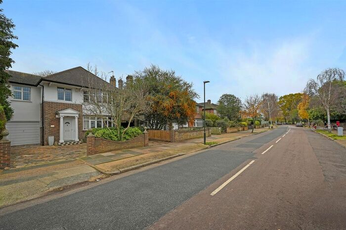 4 Bedroom Detached House To Rent In Sheen Lane, London, SW14