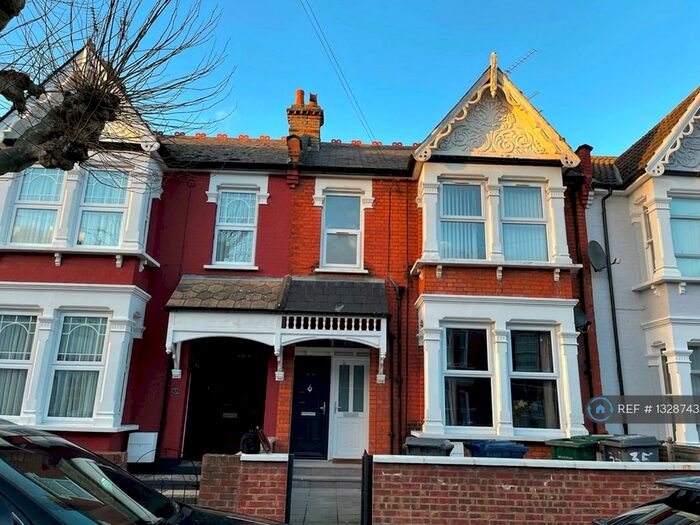 2 Bedroom Flat To Rent In Church Field Avenue, London, N12