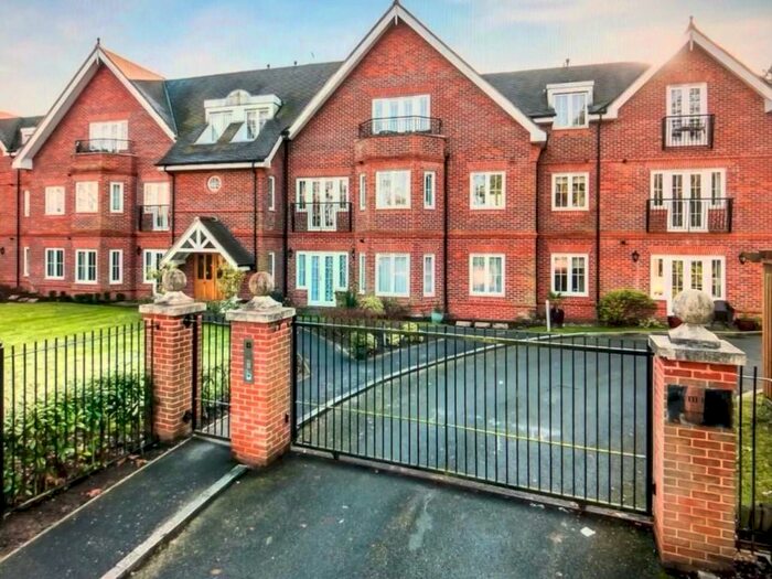 2 Bedroom Penthouse To Rent In Reigate Road, RH2