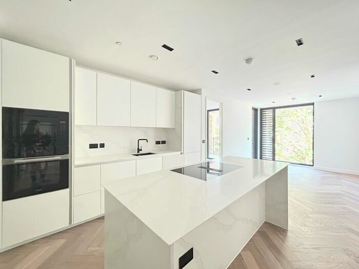 3 Bedroom Flat To Rent In One Cluny Mews, London, SW5