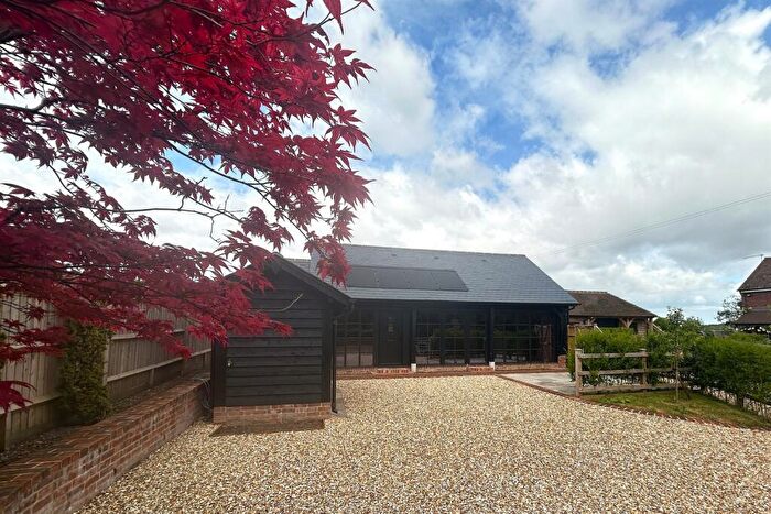 3 Bedroom Barn Conversion To Rent In Blaegrove Lane, Up Nateley, RG27