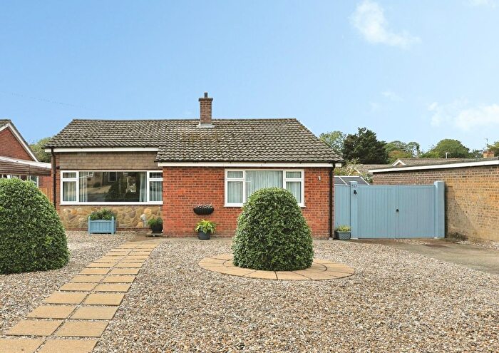 3 Bedroom Detached Bungalow For Sale In Longfields, Swaffham, PE37