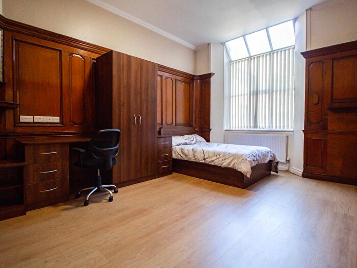 2 Bedroom Apartment To Rent In Apt -, A Clarendon Road #, LS2