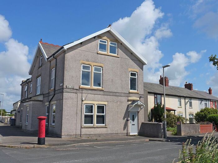 3 Bedroom Maisonette To Rent In Carr Road, Thornton-Cleveleys, FY5