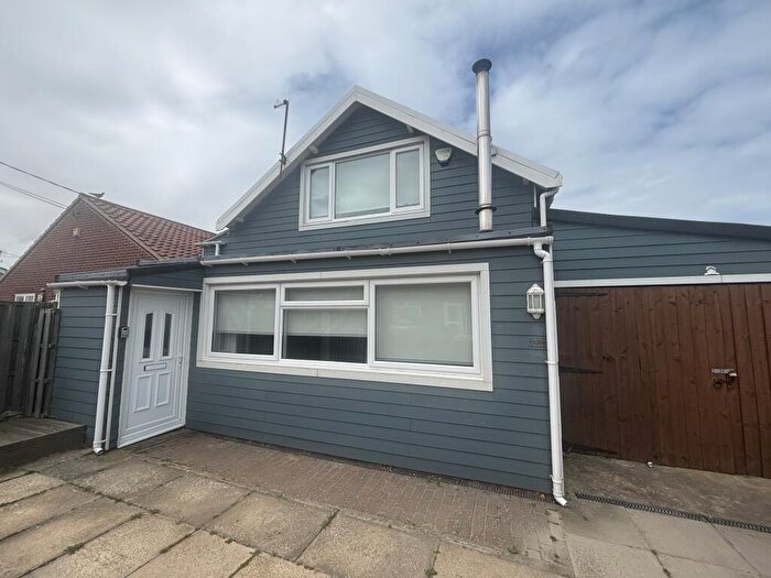 3 Bedroom House To Rent In Bush Estate, Eccles-on-Sea, Norwich, NR12