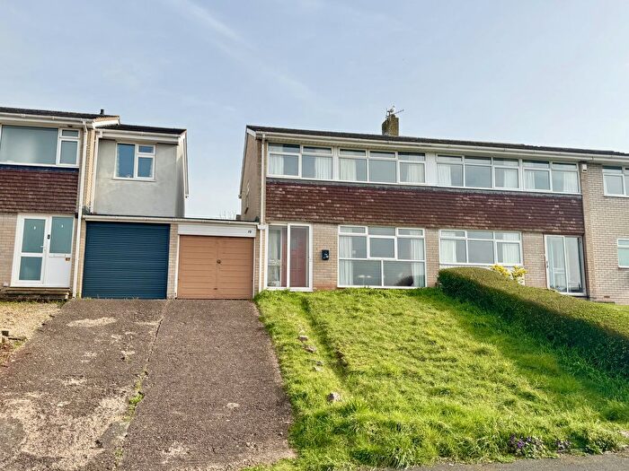 3 Bedroom Semi Detached House For Sale In Whitchurch Avenue, Exeter, EX2