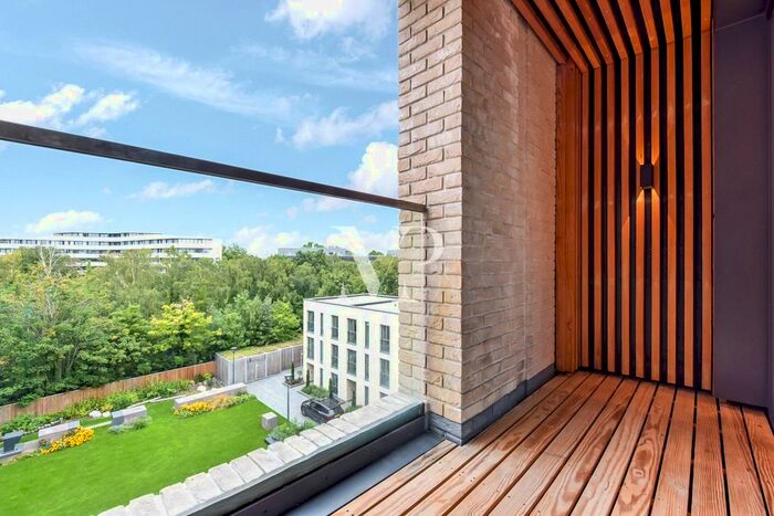 2 Bedroom Flat To Rent In Chiswick High Road, London, W4