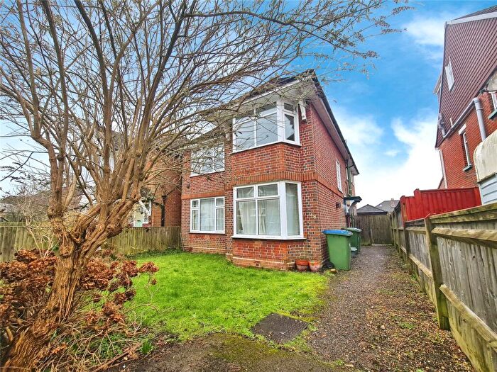 2 Bedroom Semi-Detached House To Rent In Wilton Crescent, Southampton, Hampshire, SO15