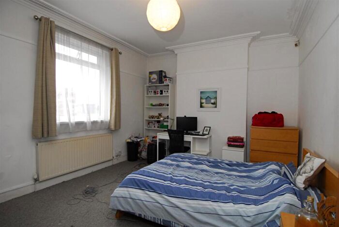 3 Bedroom House To Rent In Park Terrace, Plymouth, PL4