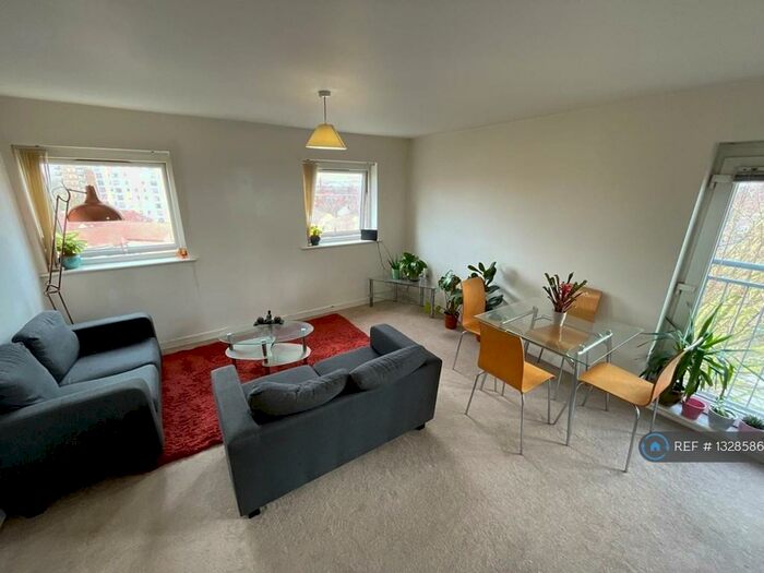 2 Bedroom Flat To Rent In Delta Point, Salford, M3