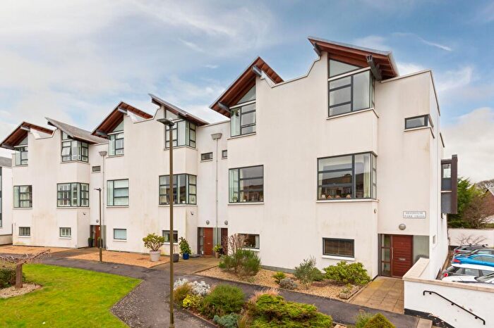 5 Bedroom Town House For Sale In Brighouse Park Cross, Cramond, EH4