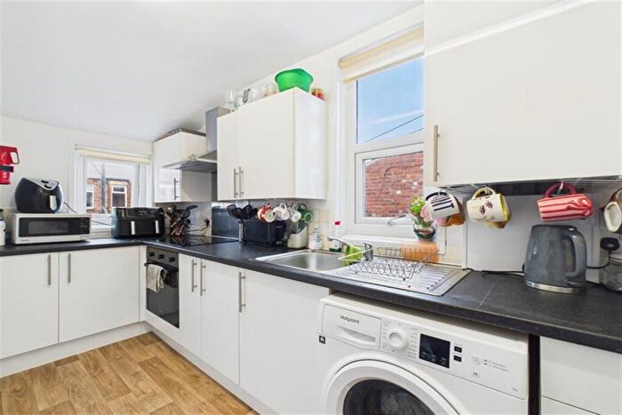 6 Bedroom Property To Rent In Newlands Road, Newcastle Upon Tyne, NE2