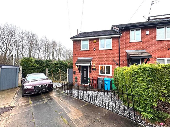 2 Bedroom End Of Terrace House For Sale In Warnford Close, Manchester, M40