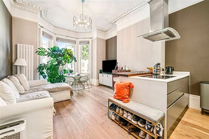 2 Bedroom Flat To Rent In Nightingale Lane, SW12