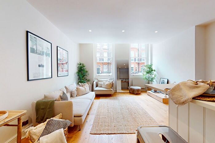 1 Bedroom Flat To Rent In Nottingham Place, Marylebone, London, W1U