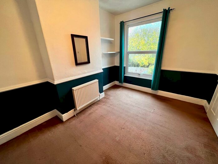 3 Bedroom House To Rent In Soundwell Road, Staple Hill, BS16